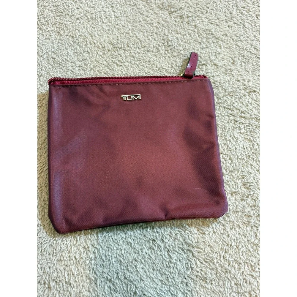 Tumi‎ for Delta Burgundy Nylon Cosmetic Pouch Travel Organizer Zipper Bag Kit